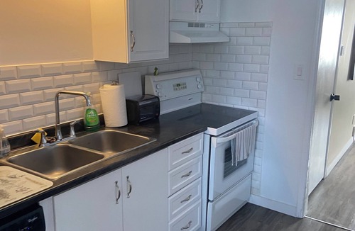 Sarnia House | Spacious 3 Bedroom