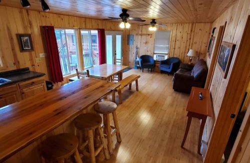 Ray Cabin | Spacious 3 Bedroom Whitetail Cabin in Voyageurs National Park