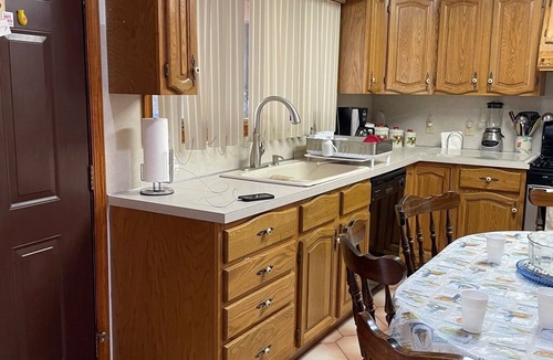 Wildwood Crest House | Spacious 4-BDRM home in Wildwood Crest-3 blocks to the beautiful white beaches