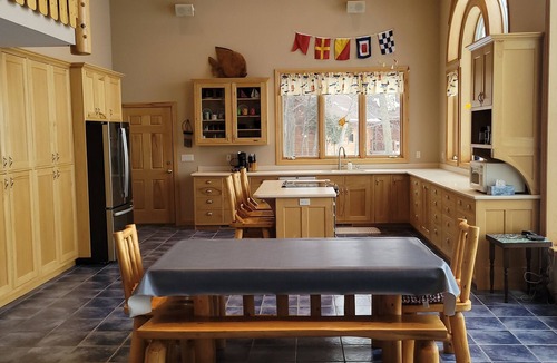 Erskine House | Spacious 4-bedroom house near Erskine MN on Union Lake with AC/WiFi/Games