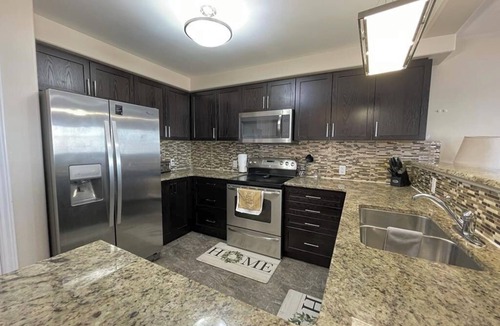 Amherstview House | Spacious 4BR+2.5 bathrooms+Fenced Yard, WiFi. Enjoy a peaceful getaway