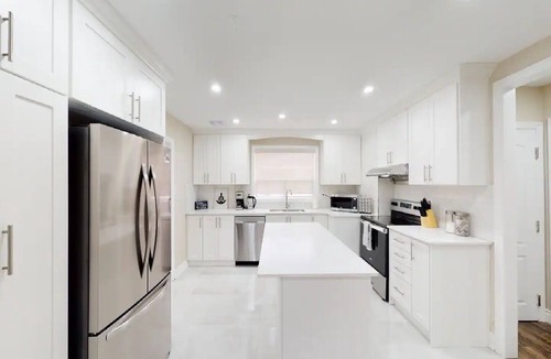 Clanton Park House | Spacious 5 Bedroom/3 Bath Homen