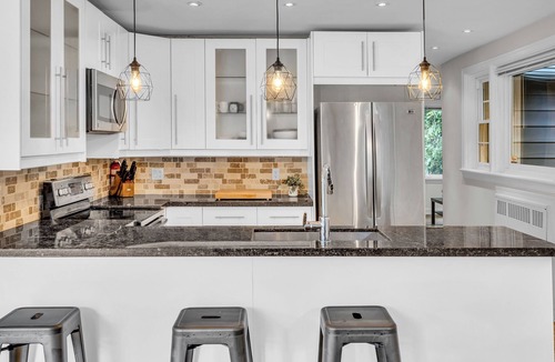 Westboro House | Spacious and Bright Hidden Gem in Trendy Westboro!