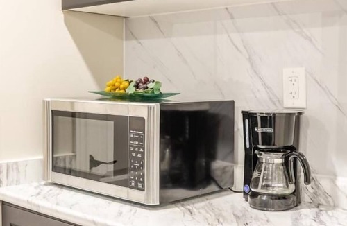 Central Erin Mills House | Spacious Basement in Mississauga