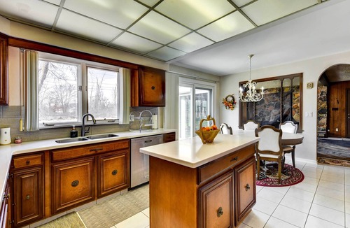 Williamsville House | Spacious Buffalo Brick Home w/Backyard!