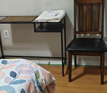 Mississauga House | Spacious double Room keyless check-in