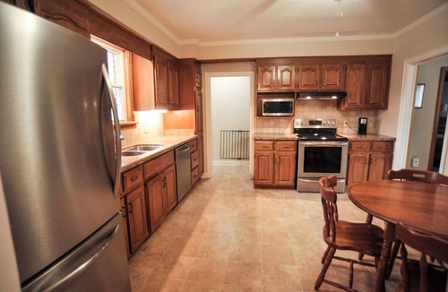 Port Dover House | Spacious Downtown home with lots of amenities!