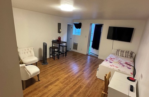 Sheridan Apartment | Spacious Furnished Studio. Private Bathroom kitchen Near UTM, Luxurious, Secured