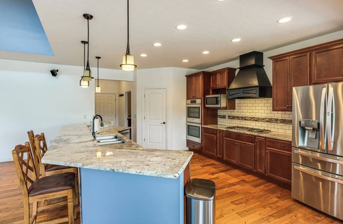Five Points House | Spacious Group Getaway Near Cincinnati and Dayton
