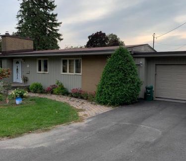 Glabar Park Apartment | Spacious Guest house -walkout Basement- 4 guests! -dedicated workspace-No Pet! No Cooking! No Smoking! No Party!