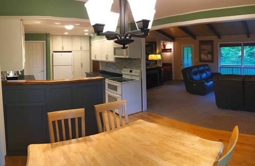 Hermantown Apartment | Spacious Hermantown Vacation Space! Rural feel close to town