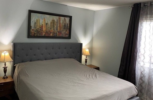 York Regional Municipality House | Spacious Home In Great Area Near Hwy 404