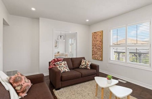 East Credit House | Spacious Home In Mississauga