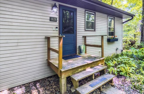 Almelund House | Spacious Lake House + Fast WIFI + Coffee Bar + Gorgeous Views!