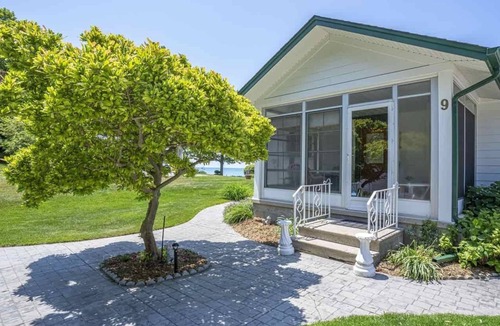 Bayfield Cottage | Spacious Lake Level Beachfront Cottage; Short walk from the Bayfield Village