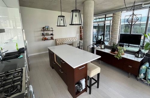 Riverside Condo | Spacious loft in trendy Riverside Toronto
