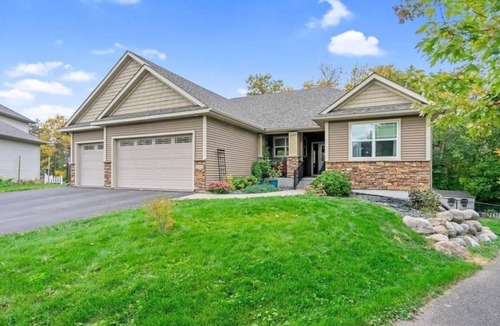 Maplewood House | Spacious MIL Suite near 3M
