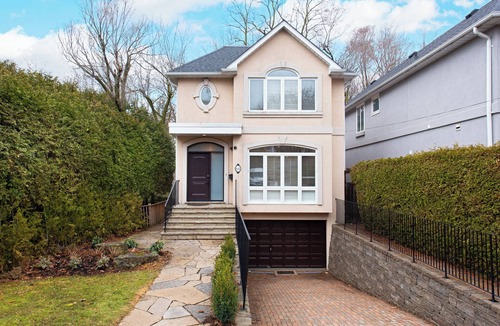 Broadview North House | Spacious & Modern Home in The Heart of Toronto