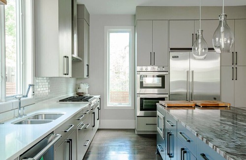 Fulton House | Spacious Modern Luxurious Home in Linden Hills