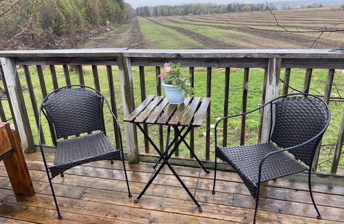 North Algona Wilberforce Apartment | Spacious “Montreal Style” Apartment. Sleeps 5.
