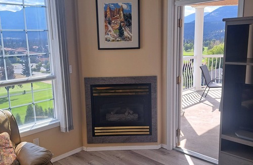 East Kootenay Condo | Spacious pet friendly condo with beautiful golf course and mountain views