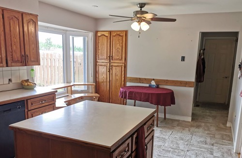 Centre Wellington House | Spacious & Private Country Bungalow - Pet Friendly