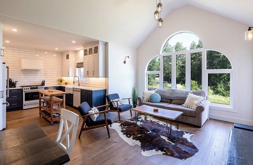 Baddow House | Spacious renovated peaceful home. High-end finishes in great area!
