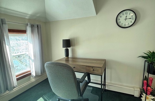 Bristol Apartment | Spacious Second Floor Apartment with Balcony, Sleeps 5