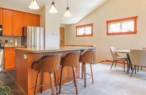 East Kootenay House | Spacious South facing 3BDRM at Pinnacle Ridge