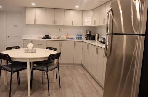 Thorold Apartment | Spacious stay, 15 min to Niagara Falls & US border (Basement Apartment)