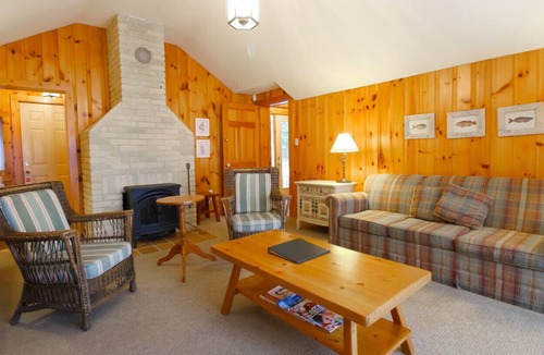 Georgina Ski Chalet | Sparkling Lakeview Chalet Jacksons Point (Eagle)