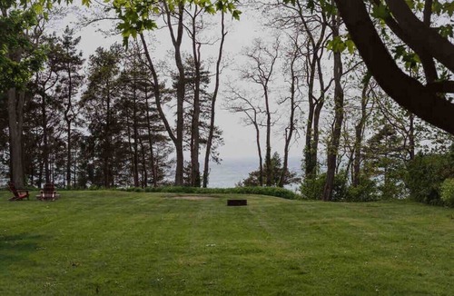 Plympton-Wyoming Cottage | Sparks Waterfront Cottages- Blue Point Bay