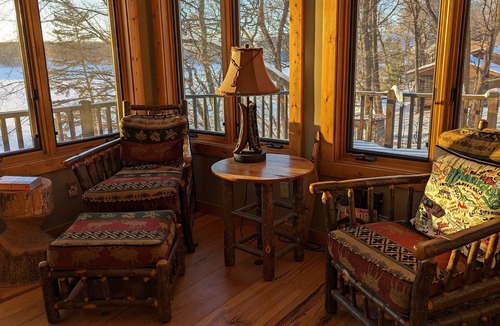 South Haven House | Spectacular Sunsets on Premier Lake Sylvia