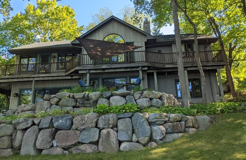 South Haven House | Spectacular Sunsets on Premier Lake Sylvia