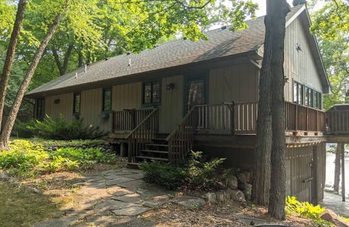 South Haven House | Spectacular Sunsets on Premier Lake Sylvia
