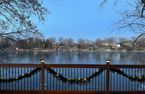 Annandale Cabin | Spectacular views-sleeps 10