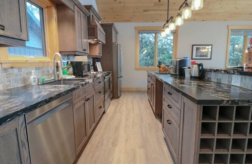 Port McNicoll Apartment | Spectacular Waterfront three Bedroom Home!