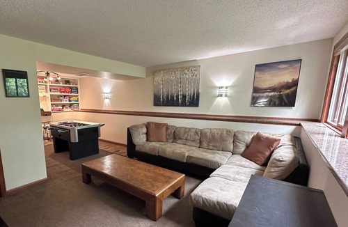 Shakopee House | Split-Level Simplicity in Shakopee - a simple home away from home.
