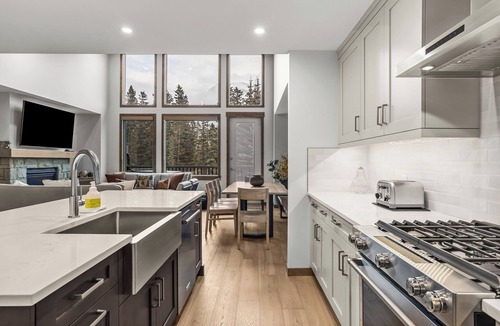 Canmore House | Spring Creek Vacations 4 BR Villa TMV4