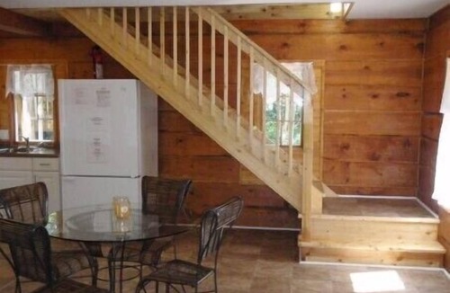 Arden Cottage | Springwood Cottages Resort - New Log Cabin - Arden, ON