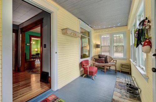 Union Park House | St Paul Farmhouse near downtown and Allianz Field