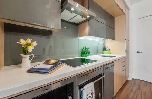 Toronto Entertainment District Apartment | Stallion Suites - Downtown Toronto
