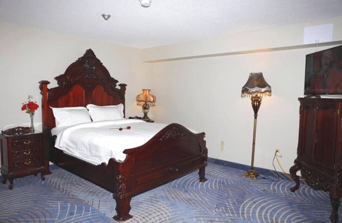Niagara Falls Hotel | Standard Room
