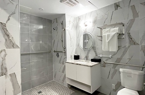 Queens Hotel | Starlight Hotel