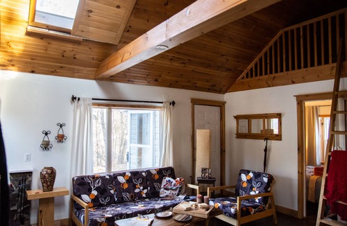 North Frontenac Ski Chalet | Starsview Cottage - Myers Cave Resort