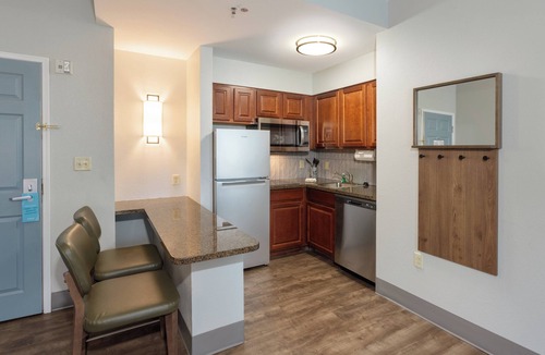 West Seneca Hotel | Staybridge Suites West Seneca by IHG
