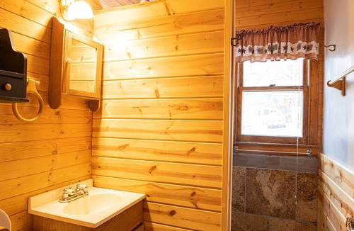 Walker Cabin | Steamboat Bay Resort Cabin 3 - small family cabin