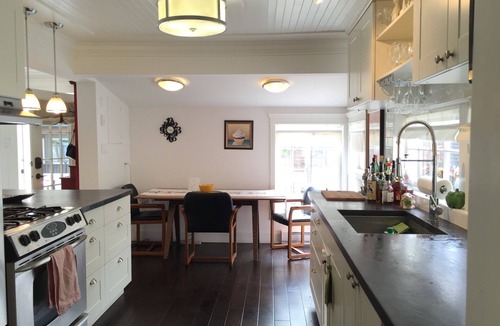Cultus Lake Cottage | Steps to Beach, Waterpark, Entertainment - Fun for all! Permit# 26-310-030