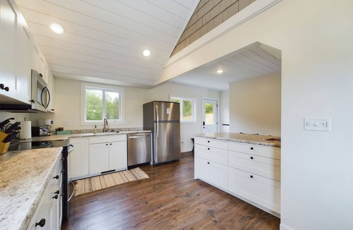 Glenwood House | Steps to Lake Minnewaska, downtown & city Splash Pad! Lake Minnewaska/Glenwood