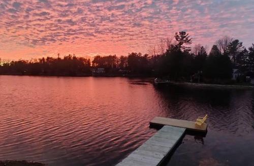 Quinte West House | Stirling Lakehouse - Cottage on the Lake, with Hot Tub